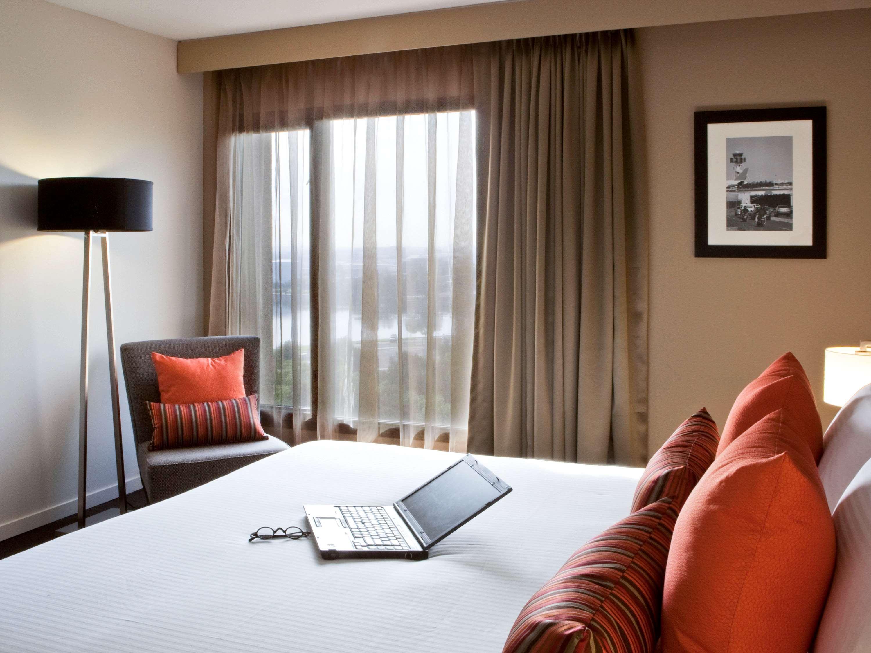 Novotel Sydney International Airport Wolli Creek Экстерьер фото