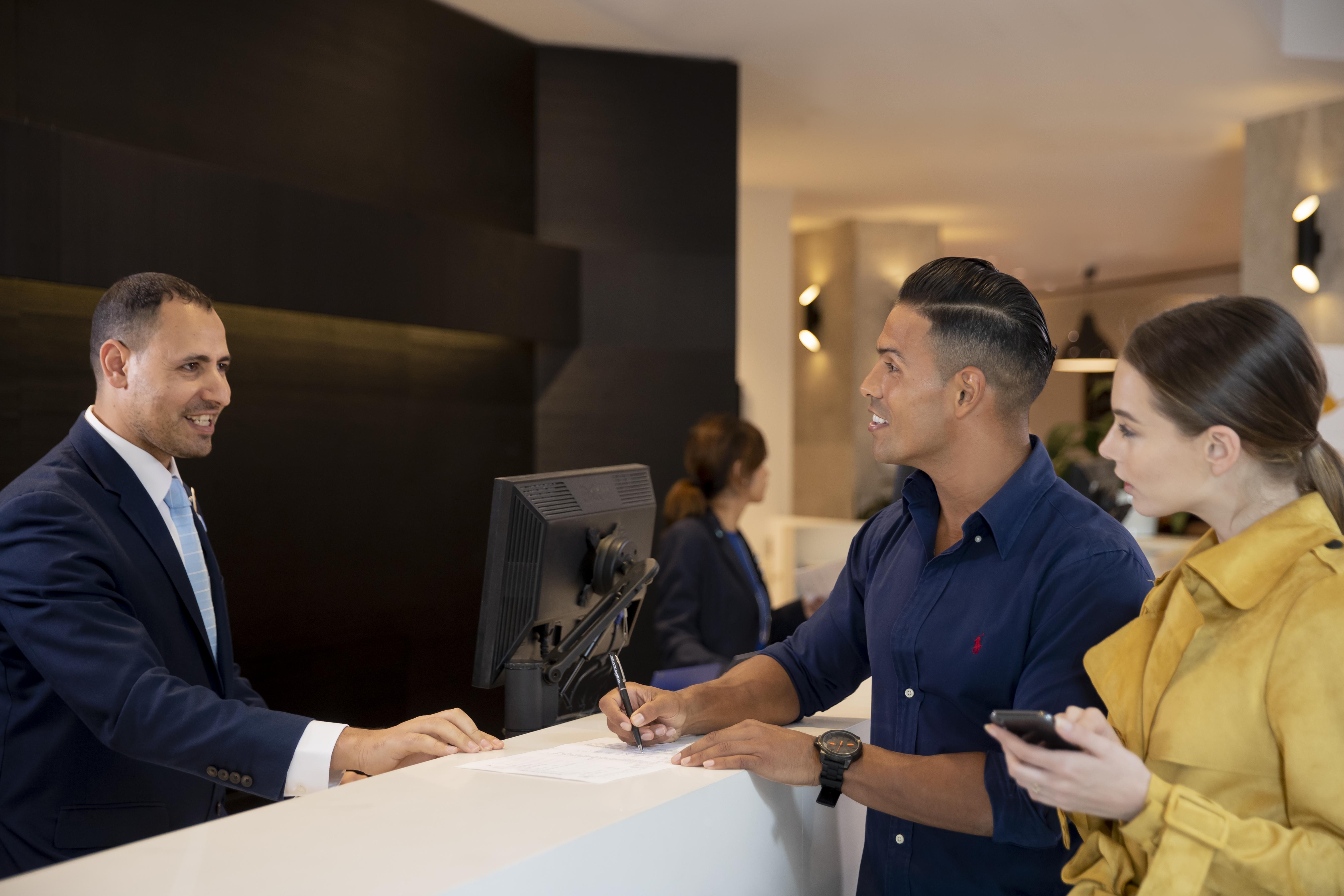 Novotel Sydney International Airport Wolli Creek Экстерьер фото